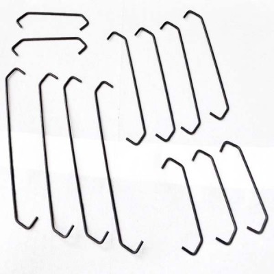 Small hooks in steel wire